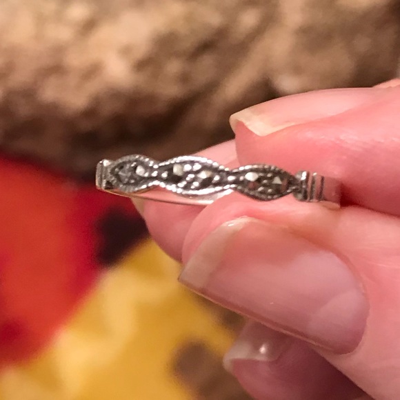 Beautiful!!! Vintage Marcasite 925 Ring sz 7 3/4 - Picture 1 of 8